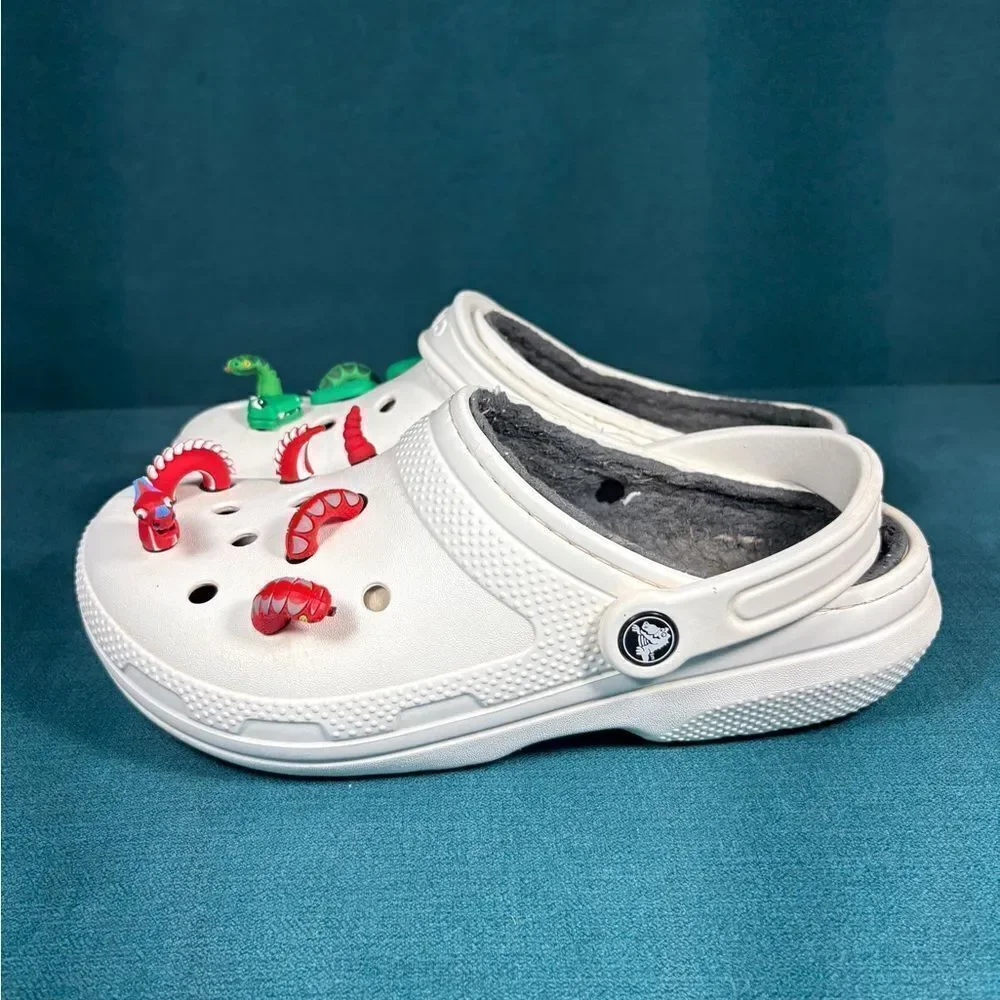 Size 8 - Women’s Crocs White clogs